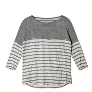 Effortless Chic 3/4 Sleeve Blouse – Lightweight Grey & White Print